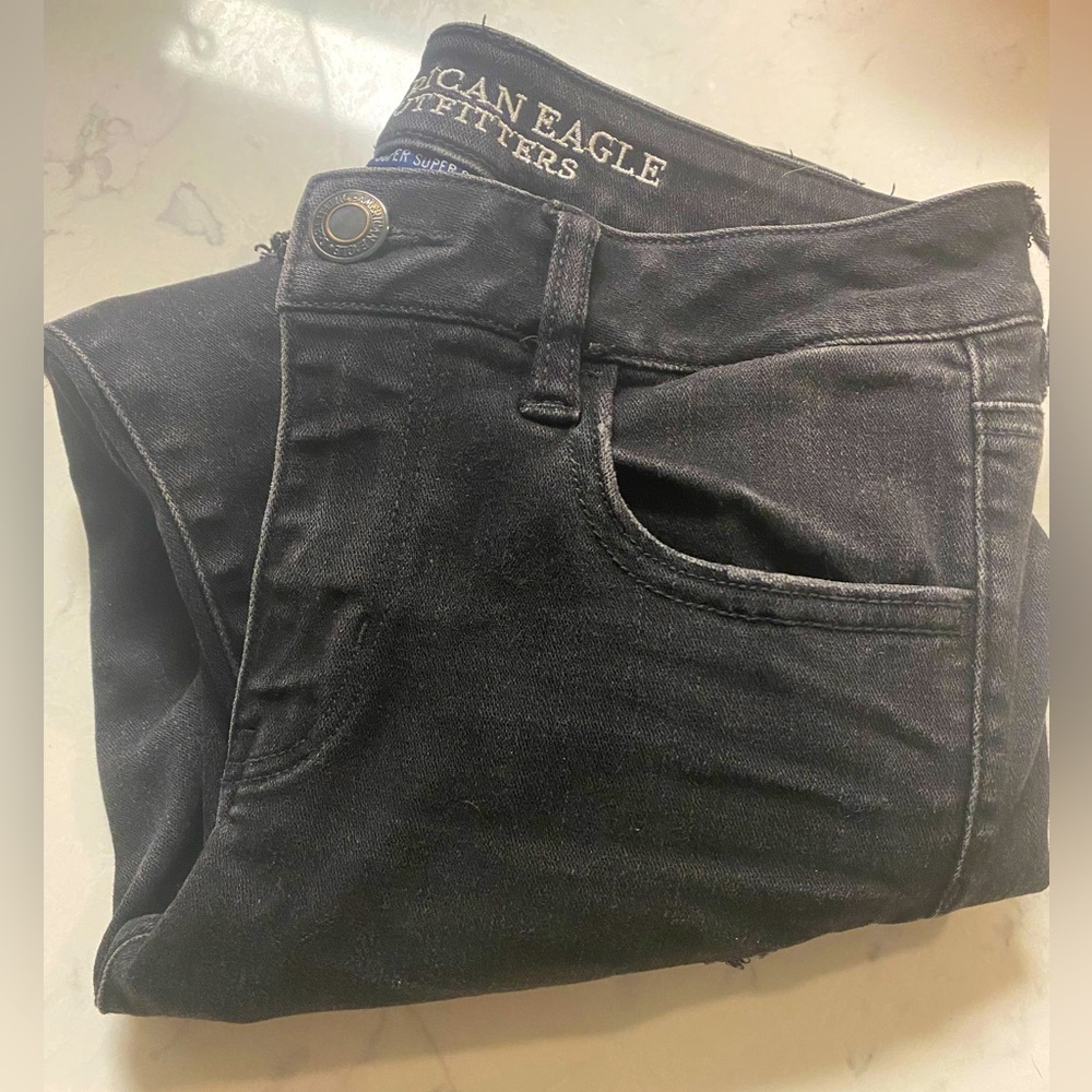 Women’s Black Super Stretch Ripped Skinny Jean